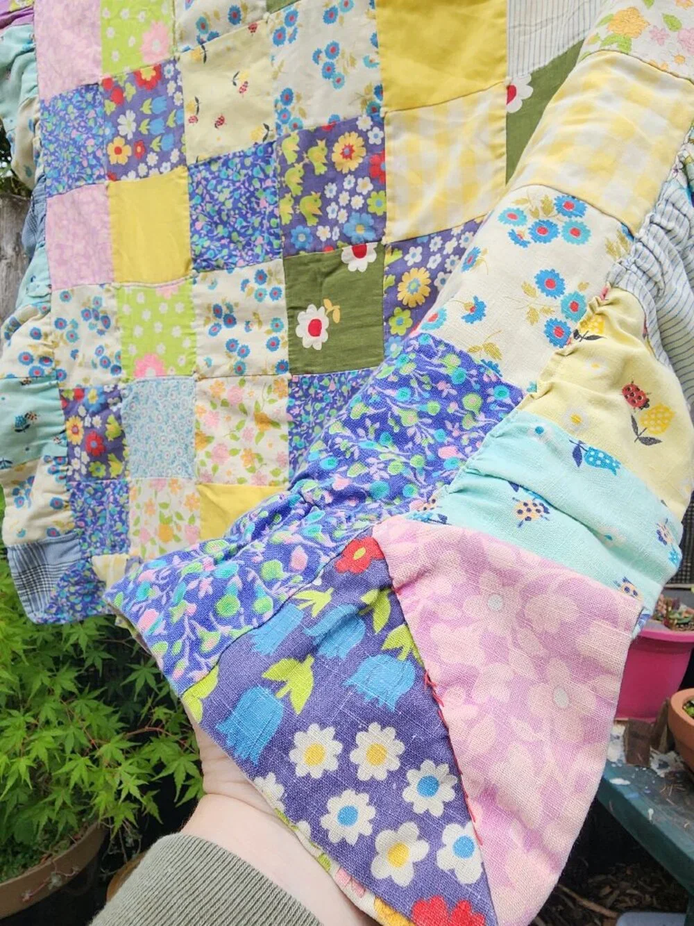 Vintage 1970s baby blanket quilt homemade by my Granny Hazel W 🌼 🌸 Antique